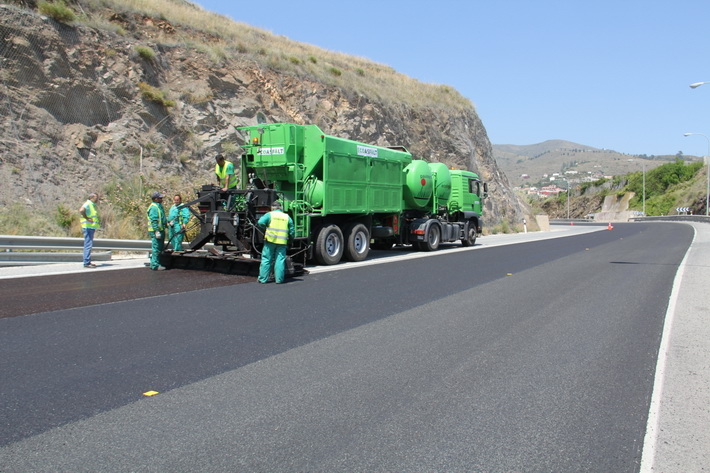 Fomento mejora el firme de la CN 340 entre Almuñécar y Salobreña